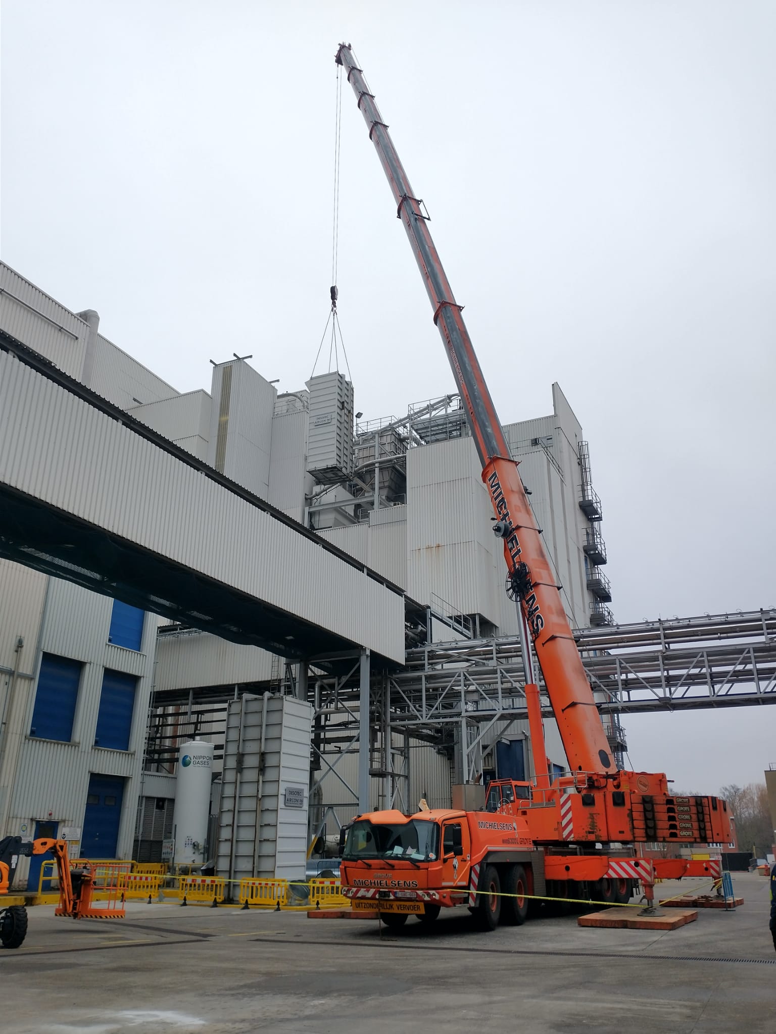 kraanwerk plaatsing ventilatie-eenheden