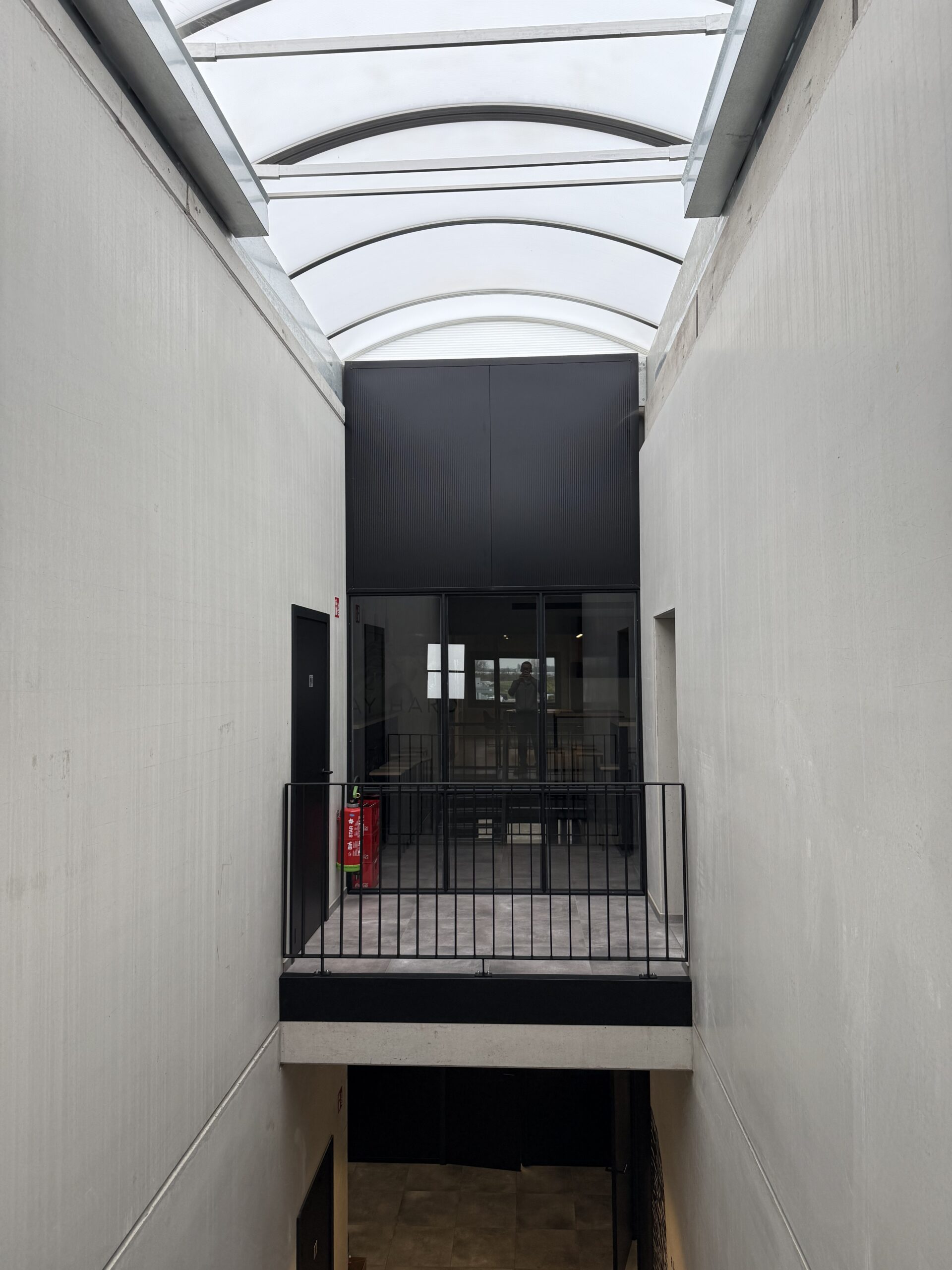 leuning maatwerkwand venster